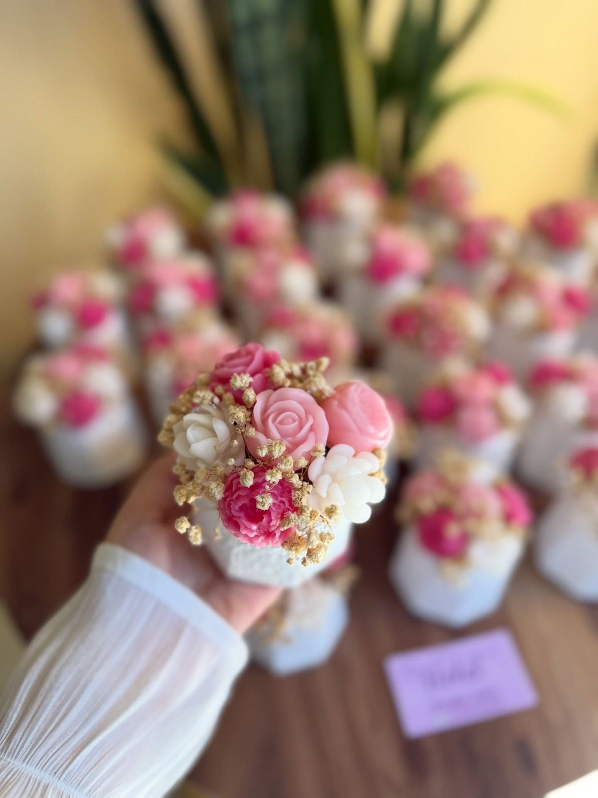 Arreglo floral Isa con flores en vela