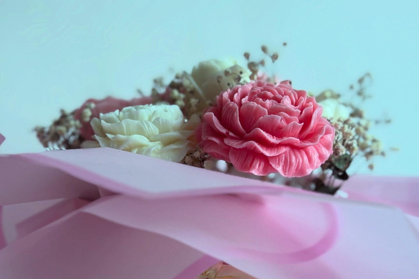 Arreglo decorativo Luci con flores en cera natural